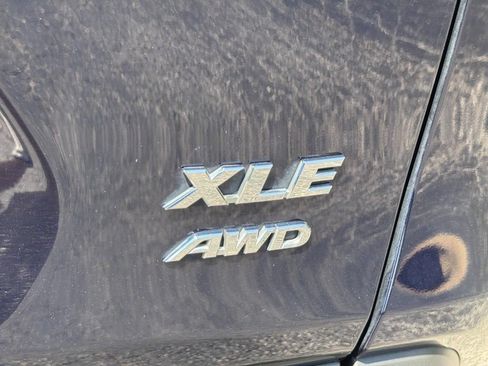 Used 2019 Toyota RAV4 XLE Premium w/ Cold Weather Package AWD/4WD image 6