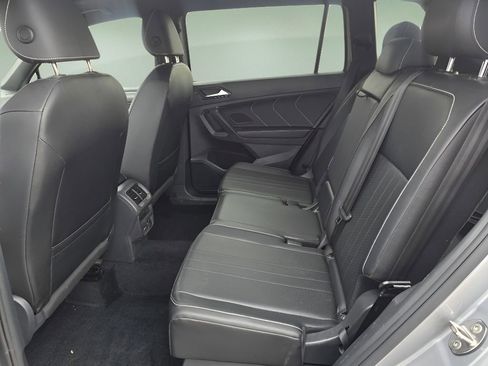 Used 2023 Volkswagen Tiguan SE R-Line image 14