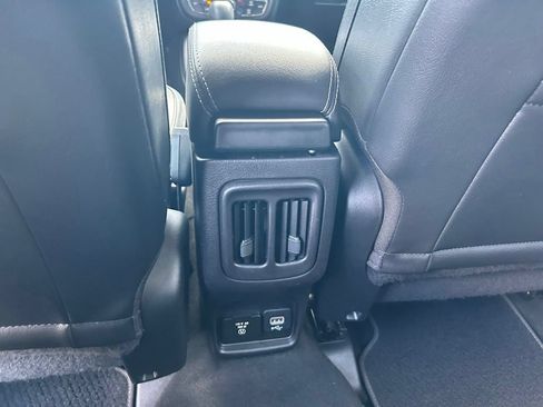 Certified 2021 Jeep Compass Latitude FWD image 42