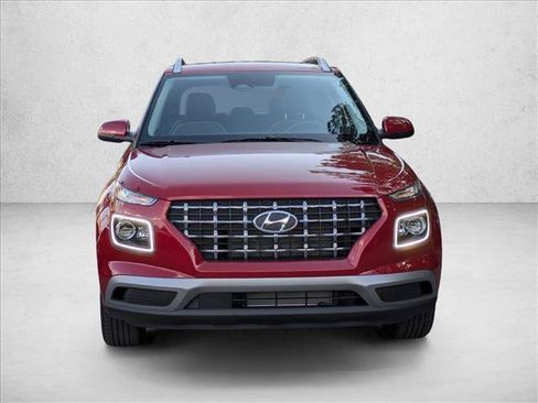 Certified 2025 Hyundai Venue Limited FWD image 6