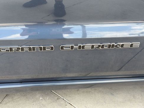 Used 2020 Jeep Grand Cherokee Overland AWD/4WD image 33