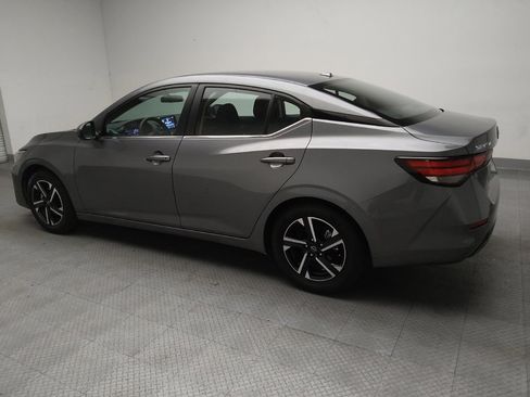 Used 2025 Nissan Sentra SV image 3