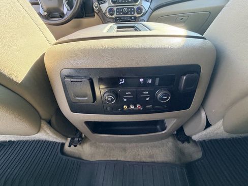 Used 2015 Chevrolet Suburban LT image 28