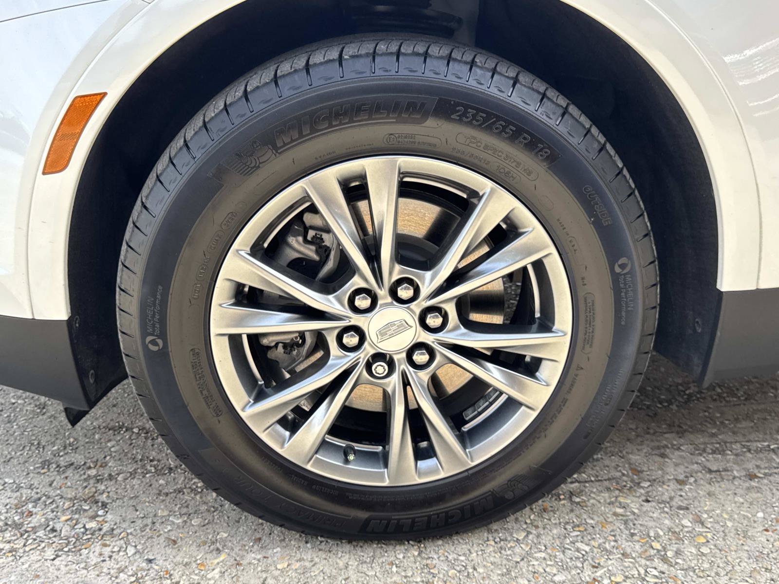 Used 2021 Cadillac XT5 Premium Luxury FWD image 4