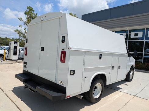 Certified 2025 Ford E-350 and Econoline 350 Super Duty w/ Power Equipment Group RWD image 4