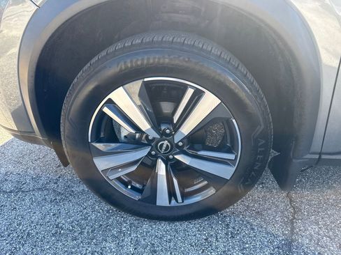 Certified 2024 Nissan Rogue SL image 10