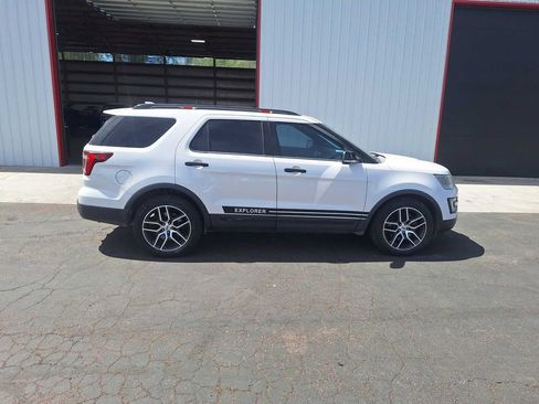 Used 2017 Ford Explorer Sport w/ Equipment Group 401A AWD/4WD image 9