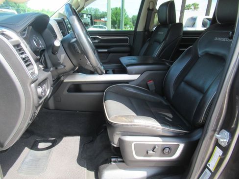 Used 2019 RAM 1500 Laramie RWD image 18