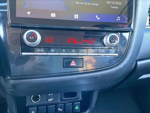 Used 2020 Mitsubishi Outlander SEL FWD image 32
