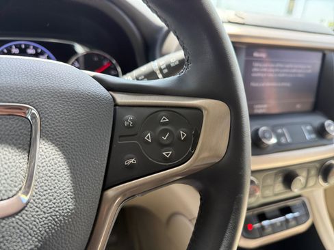 Used 2023 GMC Acadia Denali AWD/4WD image 16