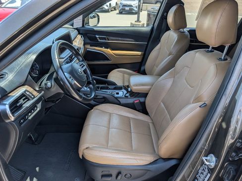 Used 2020 Kia Telluride SX w/ Towing Package AWD/4WD image 2