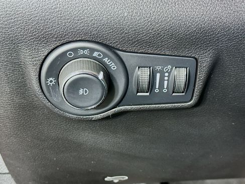 Used 2022 Jeep Compass Limited AWD/4WD image 17