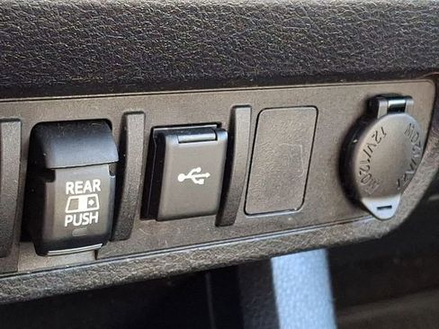 Certified 2020 Toyota Tacoma SR5 AWD/4WD image 31