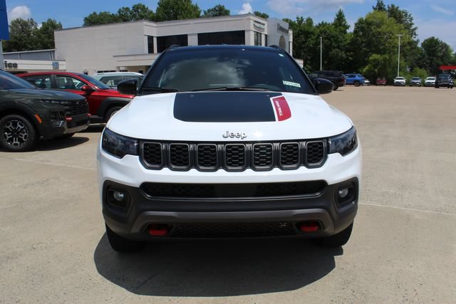 Used 2025 Jeep Compass Trailhawk AWD/4WD image 15