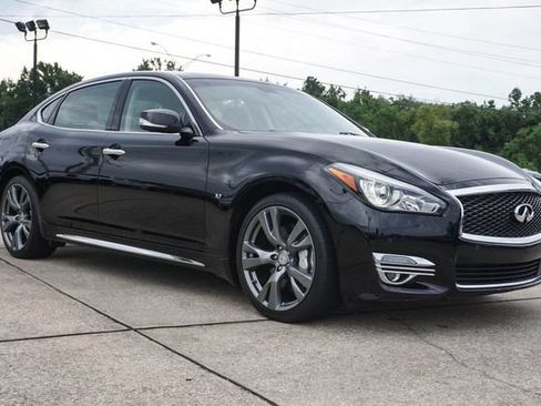 Used 2016 INFINITI Q70 L 3.7 w/ Deluxe Touring Package RWD image 2