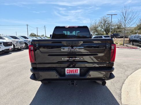 Used 2025 GMC Sierra 2500 Denali Ultimate image 8