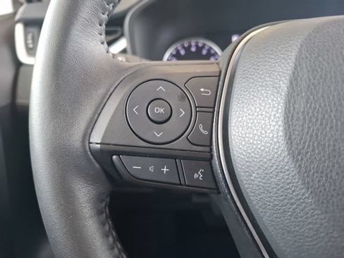 Used 2022 Toyota RAV4 XLE Premium FWD image 18