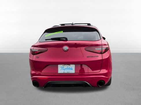 Used 2023 Alfa Romeo Stelvio Estrema image 6