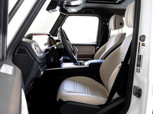 Used 2024 Mercedes-Benz G 550 image 10