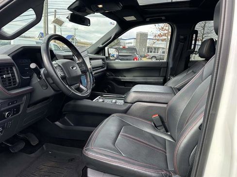 Used 2023 Ford Expedition Max Limited image 13