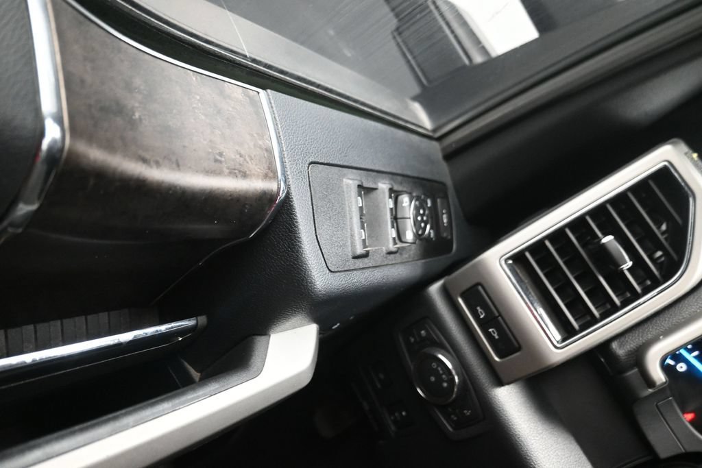 Used 2022 Ford F250 Lariat w/ Tremor Off-Road Package AWD/4WD image 8