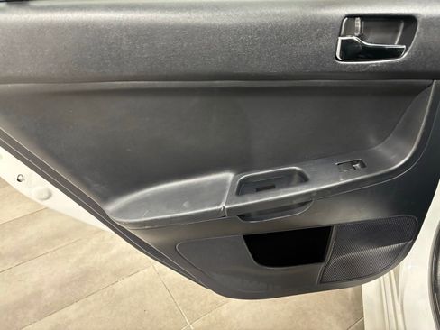 Used 2017 Mitsubishi Lancer ES image 17