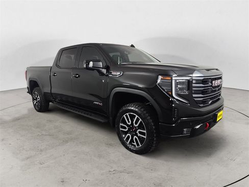 Used 2024 GMC Sierra 1500 AT4 w/ Technology Package image 7