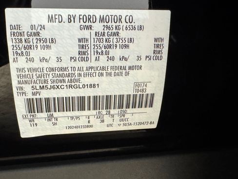 Used 2024 Lincoln Aviator AWD image 21