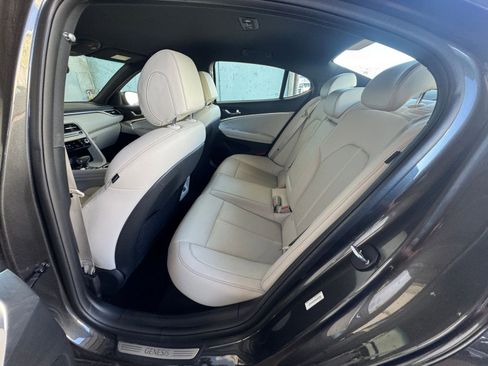 Used 2025 Genesis G70 2.5T image 25