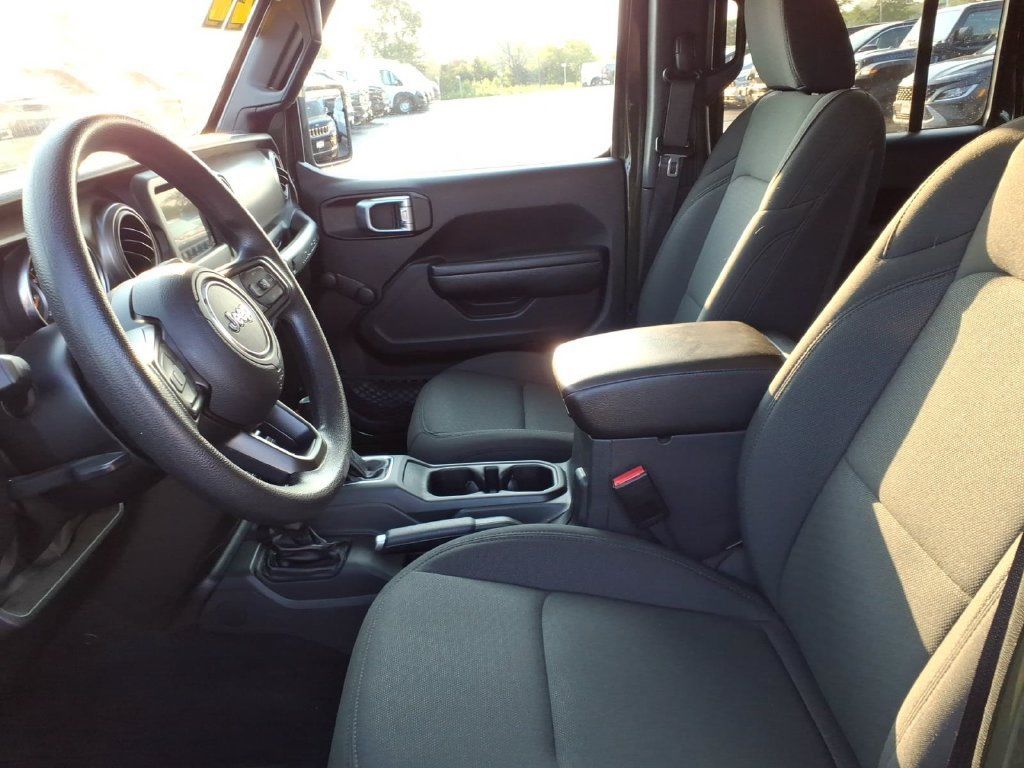 Used 2022 Jeep Wrangler Unlimited Sport AWD/4WD image 8