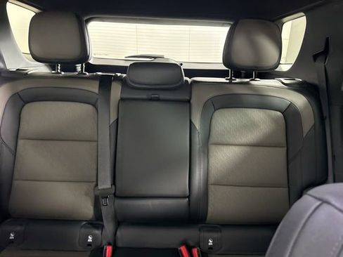 New 2026 Chevrolet Equinox LT w/ Convenience Package II FWD image 39