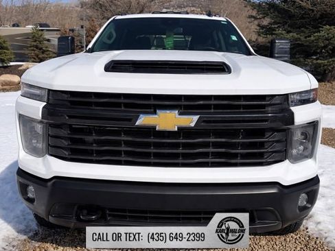 Used 2025 Chevrolet Silverado 3500 W/T image 2