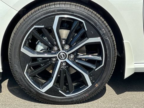 Certified 2025 Nissan Altima 2.5 SR FWD image 31