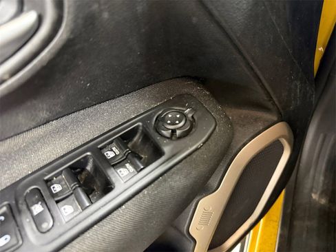 Used 2017 Jeep Renegade Sport w/ Power & Air Group image 30