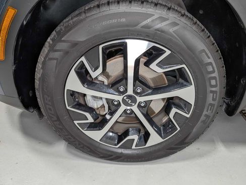 Certified 2023 Kia Sportage EX image 3