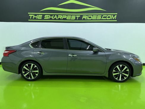 Used 2016 Nissan Altima 2.5 SR FWD image 11