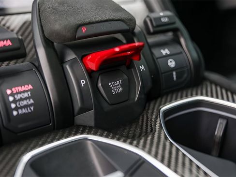 Used 2024 Lamborghini Urus Performante image 23