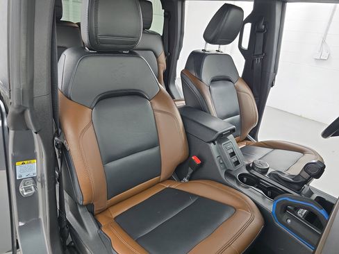 Used 2023 Ford Bronco Outer Banks image 10