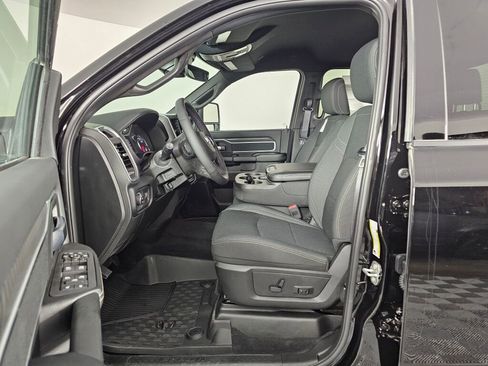 New 2026 RAM 2500 Big Horn AWD/4WD image 18