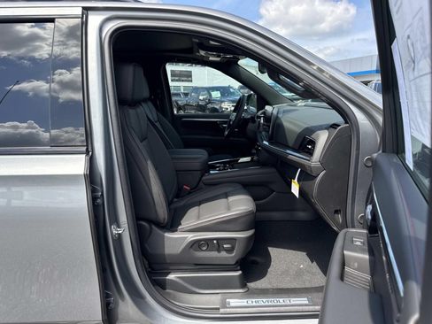New 2026 Chevrolet Suburban RST w/ RST Capability Package AWD/4WD image 11