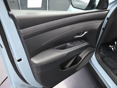 Used 2025 Hyundai Santa Cruz SE image 13