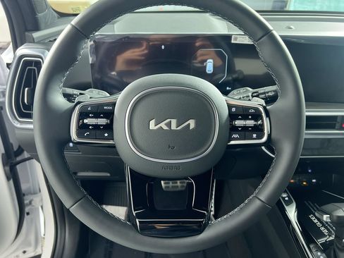Certified 2024 Kia Sorento SX Prestige AWD/4WD image 17