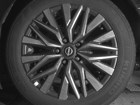 Used 2025 Nissan Altima 2.5 SV image 14