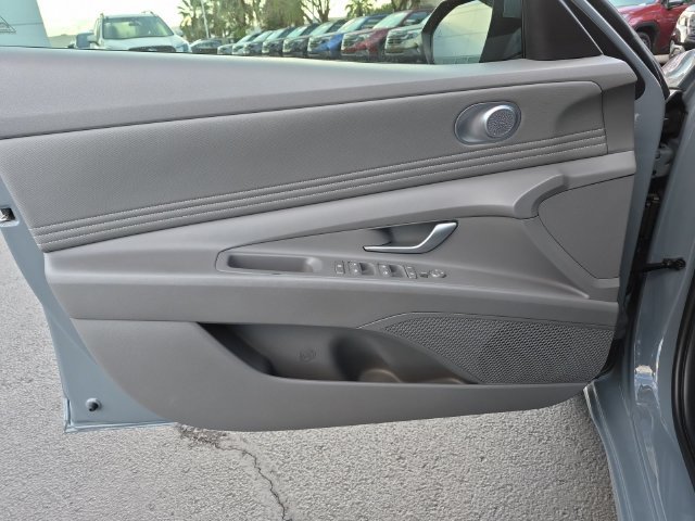 Used 2023 Hyundai Elantra SEL w/ Convenience Package FWD image 13