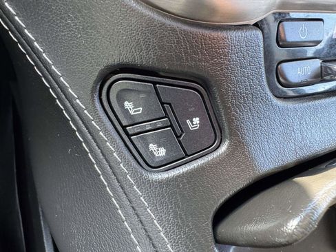 Used 2019 GMC Yukon XL Denali w/ Open Road Package image 29