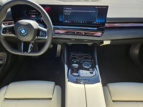 New 2026 BMW i5 eDrive40 image 15
