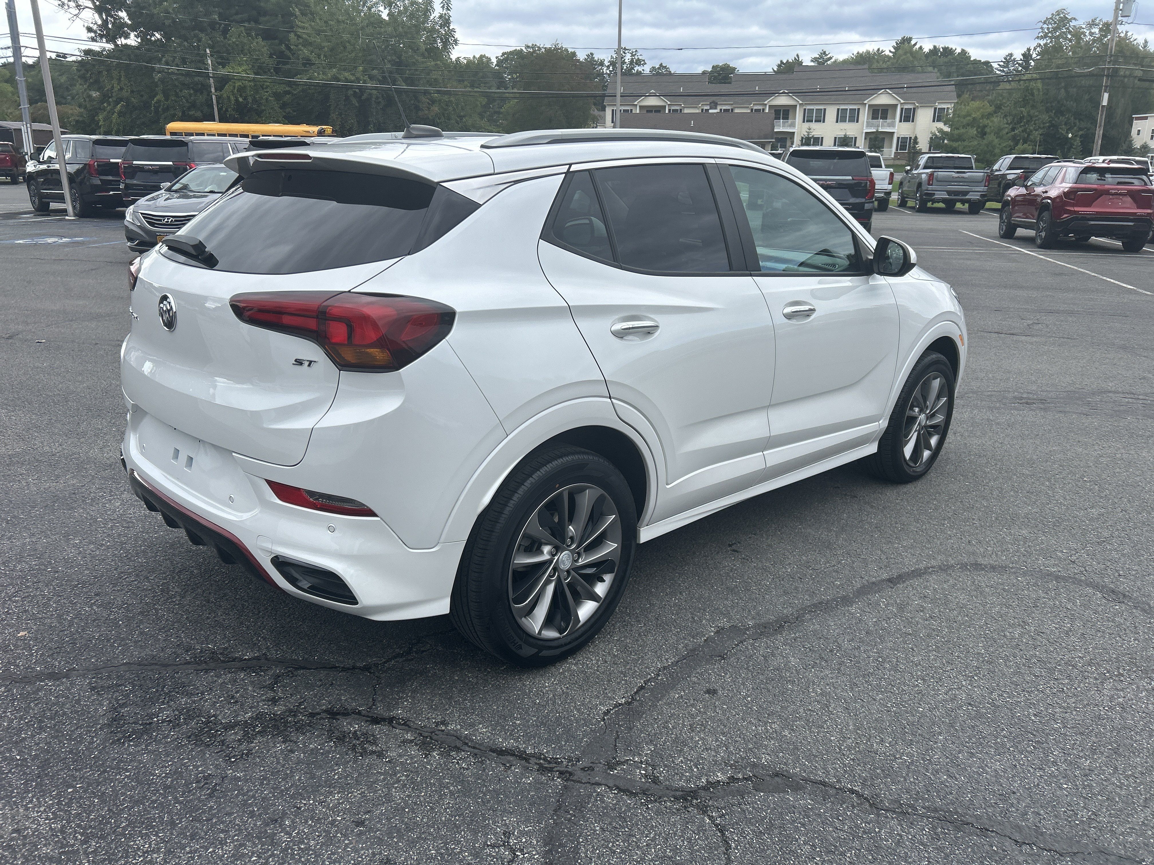Used 2021 Buick Encore GX Select w/ Advanced Technology Package AWD/4WD image 13