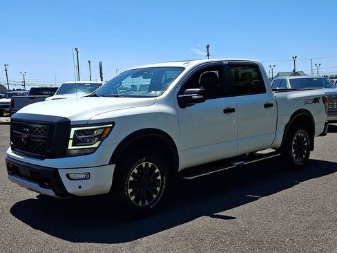 Used 2021 Nissan Titan PRO-4X w/ Pro-4x Convenience Package AWD/4WD image 3