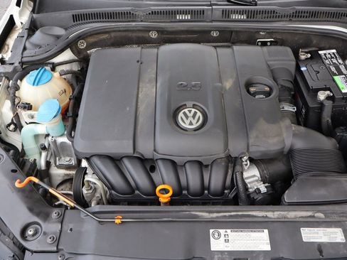 Used 2013 Volkswagen Jetta SE FWD image 37