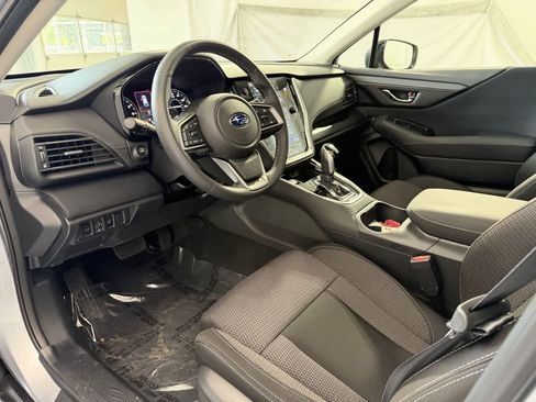 Used 2025 Subaru Outback Premium AWD/4WD image 9